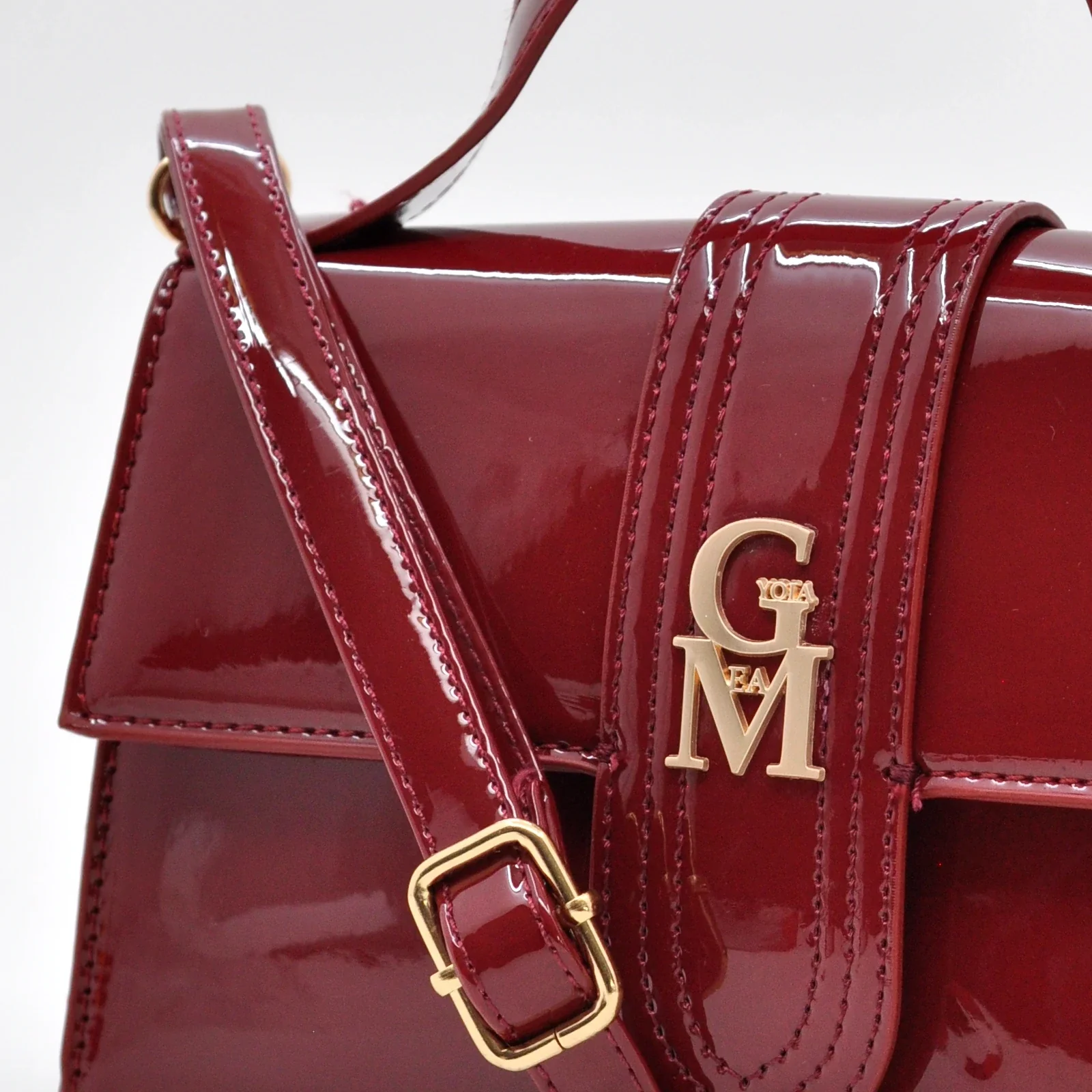 La Mattea - Borsetta firmata Gyoiamea simil pelle lucida vernice tracolla elegante casual - immagine 4
