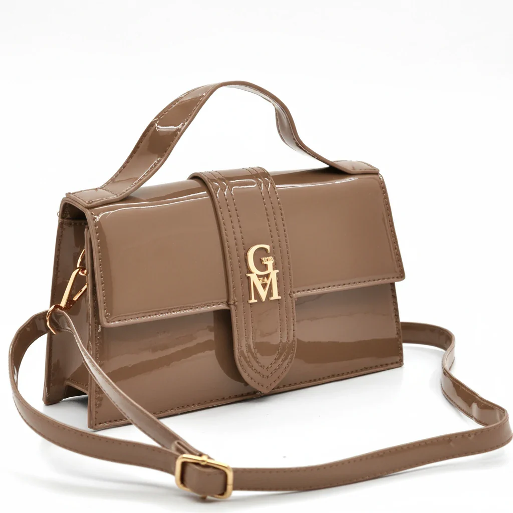 La Mattea - Borsetta firmata Gyoiamea simil pelle lucida vernice tracolla elegante casual - immagine 7