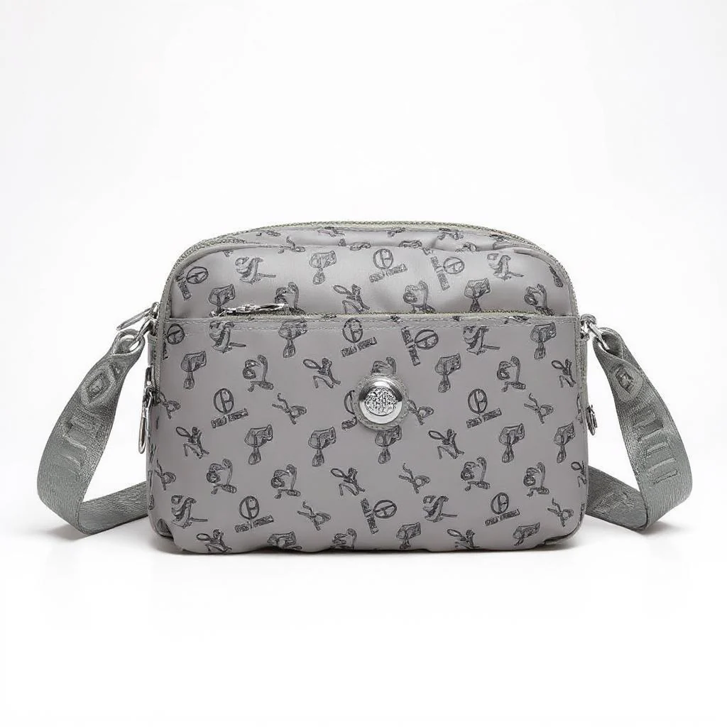 Borsa firmata Giulia Piarelli nylon logo tasche con zip capiente e comoda a tracolla fantasia logo modello 03 - immagine 2